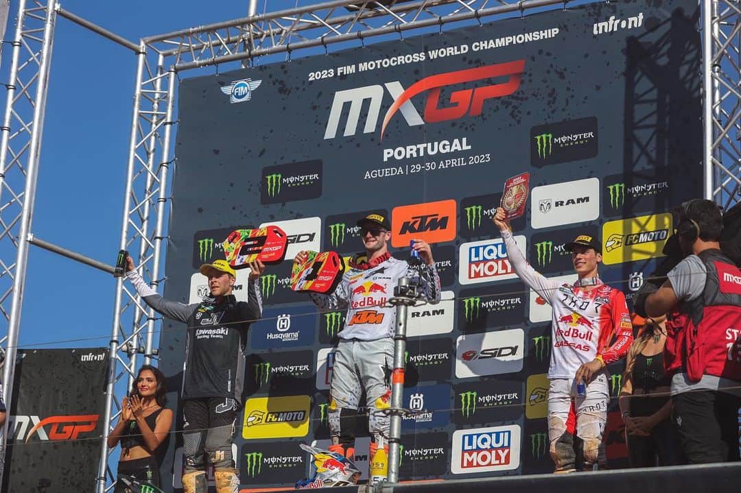 Racer X Onlineさんのインスタグラム写真 - (Racer X OnlineInstagram)「Jeffery Herlings gets his 1️⃣0️⃣1️⃣st overall win at MXGP of Portugal 🏁🔥 LINK IN STORY #MXGP」5月2日 5時11分 - racerxonline