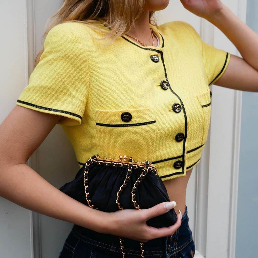 のインスタグラム：「1995 CHANEL cropped jacket  #karllagerfeld #metgala2023」