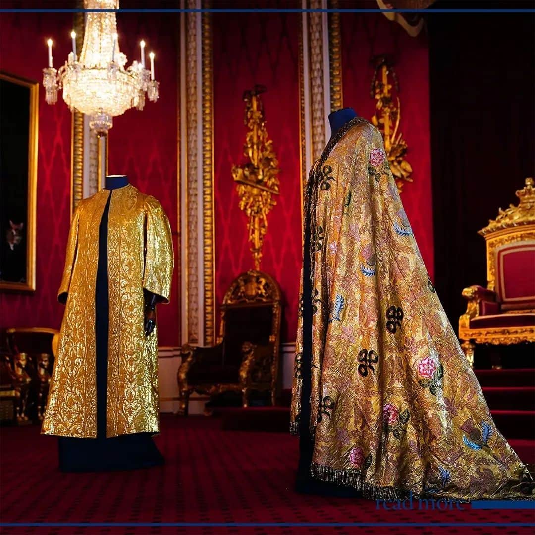 ロイヤル・ファミリーのインスタグラム：「Historic Coronation Vestments from the @royalcollectiontrust will be used by The King at the Coronation Service at Westminster Abbey.   His Majesty will reuse vestments which featured in the Coronation Services of King George IV in 1821, King George V in 1911, King George VI in 1937 and Queen Elizabeth II in 1953, including the Colobium Sindonis, the Supertunica, the Imperial Mantle, the Coronation Sword Belt and the Coronation Glove.  Swipe through our gallery to find out more.」