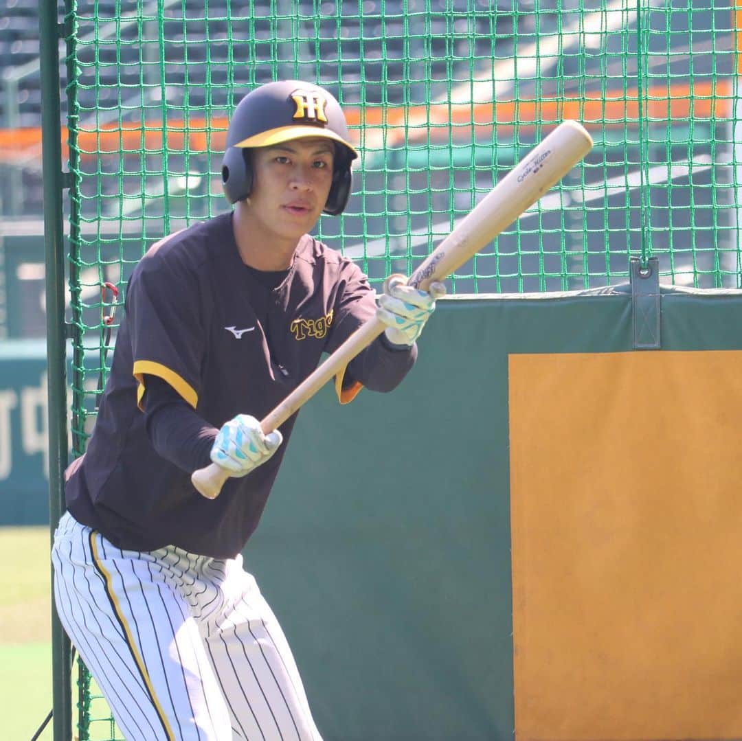 阪神タイガースさんのインスタグラム写真 - (阪神タイガースInstagram)「5月2日 中日戦、本日の試合前練習の様子です！ #小野寺暖 選手 #佐藤輝明 選手 #大山悠輔 選手 #植田海 選手 #梅野隆太郎 選手 #渡邉諒 選手 #ジェレミービーズリー 選手 #岩崎優 選手 #村上頌樹 選手 #及川雅貴 選手 #阪神タイガース  #ARE」5月2日 17時27分 - hanshintigers_official