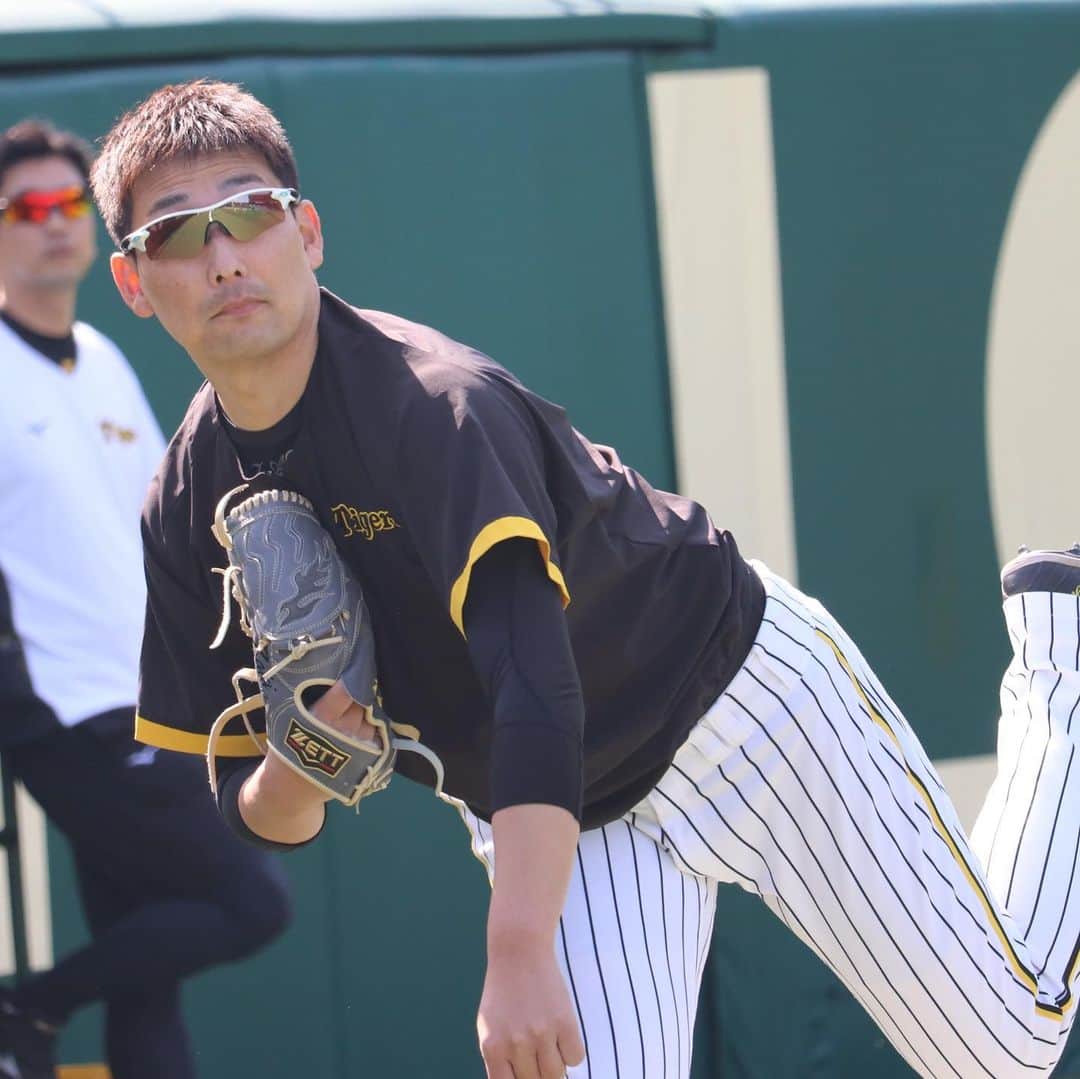 阪神タイガースさんのインスタグラム写真 - (阪神タイガースInstagram)「5月2日 中日戦、本日の試合前練習の様子です！ #小野寺暖 選手 #佐藤輝明 選手 #大山悠輔 選手 #植田海 選手 #梅野隆太郎 選手 #渡邉諒 選手 #ジェレミービーズリー 選手 #岩崎優 選手 #村上頌樹 選手 #及川雅貴 選手 #阪神タイガース  #ARE」5月2日 17時27分 - hanshintigers_official