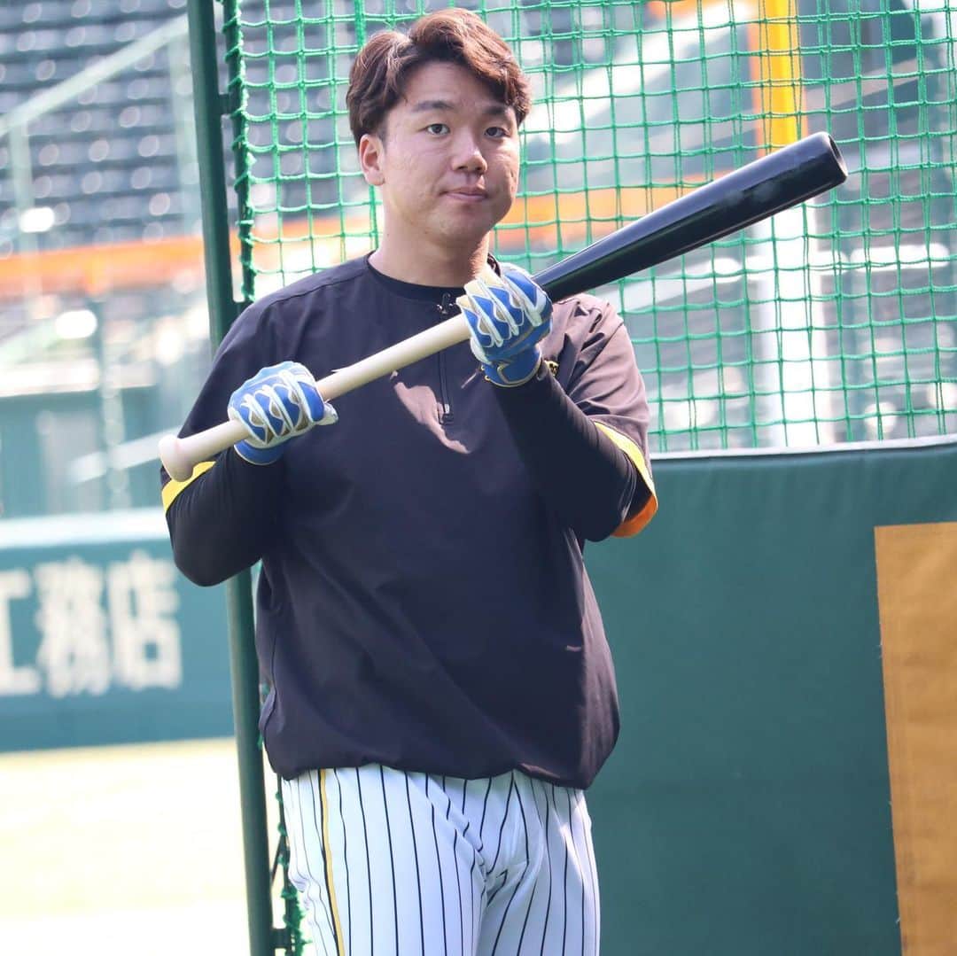 阪神タイガースさんのインスタグラム写真 - (阪神タイガースInstagram)「5月2日 中日戦、本日の試合前練習の様子です！ #小野寺暖 選手 #佐藤輝明 選手 #大山悠輔 選手 #植田海 選手 #梅野隆太郎 選手 #渡邉諒 選手 #ジェレミービーズリー 選手 #岩崎優 選手 #村上頌樹 選手 #及川雅貴 選手 #阪神タイガース  #ARE」5月2日 17時27分 - hanshintigers_official