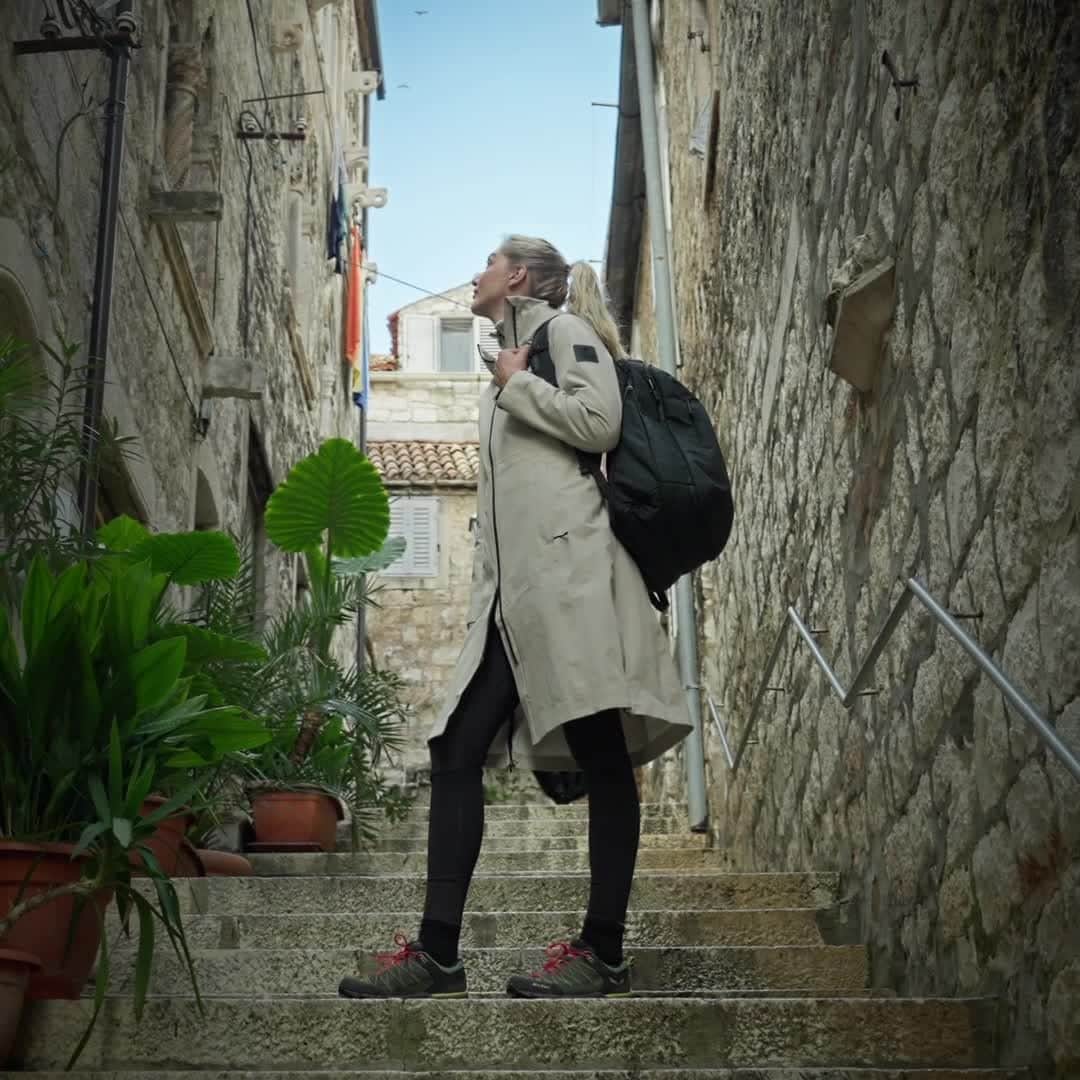 テンソンのインスタグラム：「We went to beautiful Hvar Island Croatia to celebrate our spring & summer lifestyle outfits, a vibrant mix of Tenson heritage styles such as the Mountain Anorak 55 made in organic cotton and recycled polyester not to mention stylish wind and waterproof parkas powered with MPC Extreme - browse tenson.com to find your favourite.⁠ ⁠ #tenson #theswedishoutdoorbrand #hvarisland #hvarislandcroatia #croatia #outdoors」
