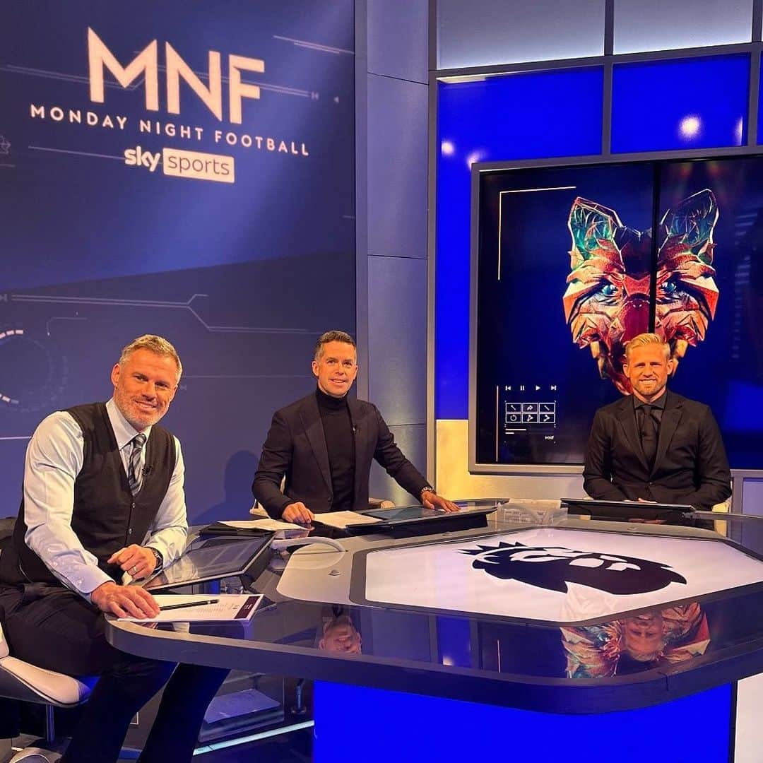 カスパー・シュマイケルのインスタグラム：「Really enjoyed being on Monday Night Football last night. Great discussing football, goalkeeping, Leicester City and much more with @23_carra and @davidbgjones.」