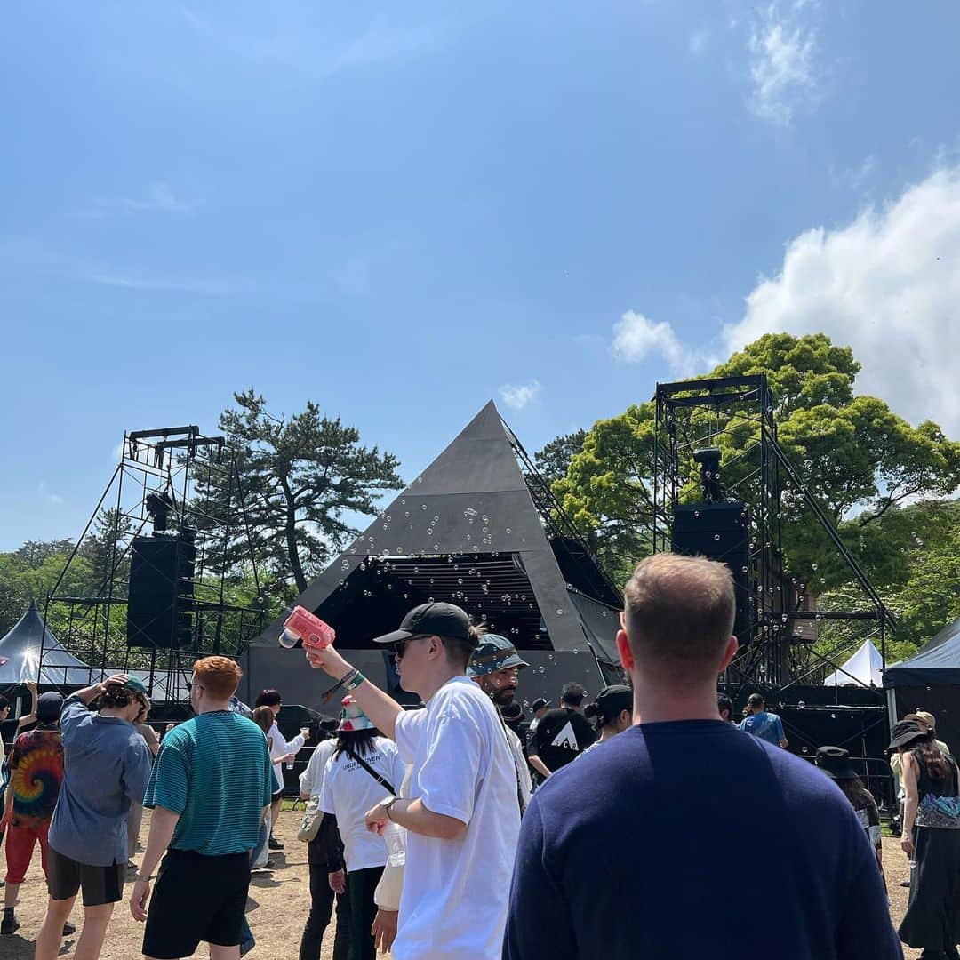 今井夏帆のインスタグラム：「@rainbowdiscoclub  初めて1人で参加 なんだかんだ友達と行動できて良かった〜 みんなありがとう大好き！  Thank you for everything 💛  (鼻だけめっちゃ焼けて恥ずかしい)」