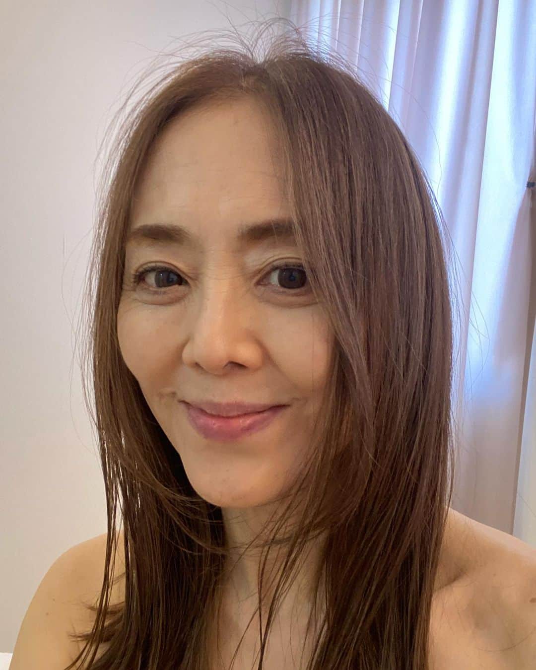 熊谷真実さんのインスタグラム写真 - (熊谷真実Instagram)「髪をすこーしだけ。 ニュアンス出してもらいました。  #熊谷真実 #ニュアンスって大事 #ふんわり前髪 #作ったよ #耳にかけられる程度」5月2日 16時53分 - mami_kumagai310