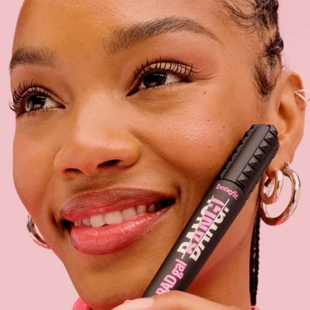 Benefit Cosmetics UKさんのインスタグラム写真 - (Benefit Cosmetics UKInstagram)「BADgal BANG! Will love your lashes to the moon and back, adding insane volume like no other mascara on the market! It is the No.1 after all 💅」5月2日 17時00分 - benefitcosmeticsuk