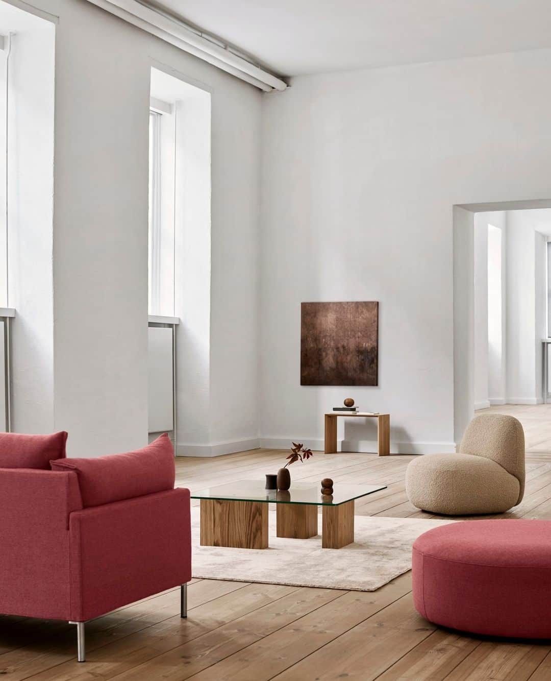 eilersenのインスタグラム：「Mix and match the Eilersen collection, it all carries the same DNA. The Puzz table, Havana chair, Wheel pouffe, Butterfly sofa and Kant table blend in so well together. ⁠ ⁠ ⁠ ⁠ ⁠ ⁠ ⁠ ⁠ ⁠  ⁠ #eilersen #eilersenfurniture #myeilersen #enjoyaneilersen #Butterfly #jensjuuleilersen #homedecor #sofa #danishdesign #inredning #finahem #interiorlovers #interiordesign #modernliving #minimalism #nordiskehjem #nordicinspiration #nordicliving #craftsmanship #luxurylifestyle #boligindretning #designinterior #livingroominspo #boliginspiration #softminimalism #hemindredning #schönerwohnen #nordicminimalism #throughgenerations」