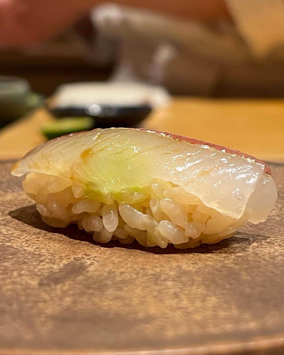 宮崎まこさんのインスタグラム写真 - (宮崎まこInstagram)「鮨白🍣大阪谷町  すし！すしだよ！  #鮨白 #🍣 #鮨 #sushi #大阪グルメ #大阪ディナー #osaka #osakajapan #日本美食 #大阪美食 #美食 #日本酒好きな人と繋がりたい #sake #sakelover #イカ #シャリーカスタム」5月2日 17時14分 - makomiyazaki