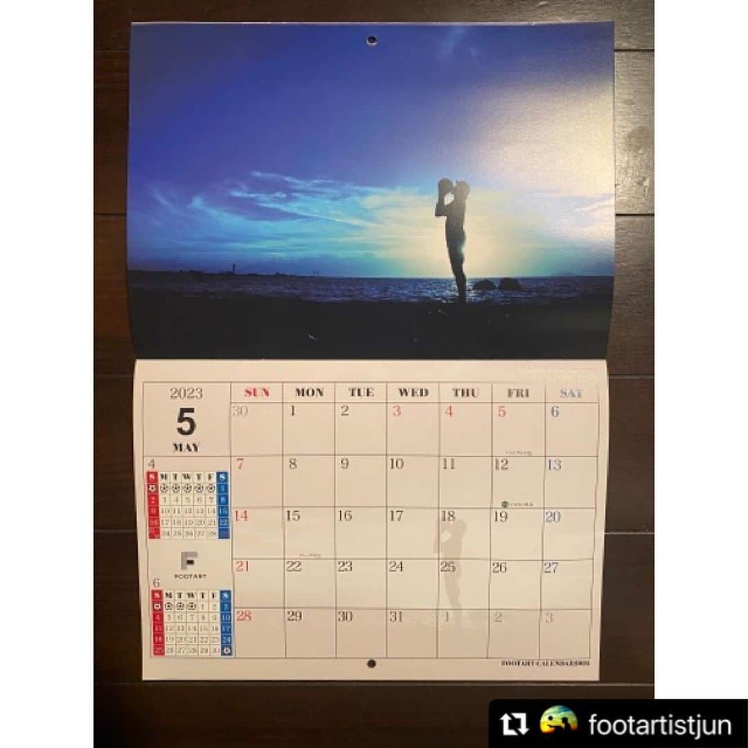 石川直宏さんのインスタグラム写真 - (石川直宏Instagram)「『5月』  #Repost @footartistjun with @use.repost ・・・ 『FOOTARTカレンダー2023』  5月 1対1は仕掛ける事が大切だと思う 見ている人も面白くないから  Located by HAYAMA Model by @sgss.18   #FOOTART #FOOTARTカレンダー2023 #FOOTBALL #SOCCER #FUTSAL #BEACHSOCCER #サッカー #蹴球 #フットボールを愛する人に捧げる作品 #想いが届きますように #積み重ねます」5月2日 8時54分 - sgss.18