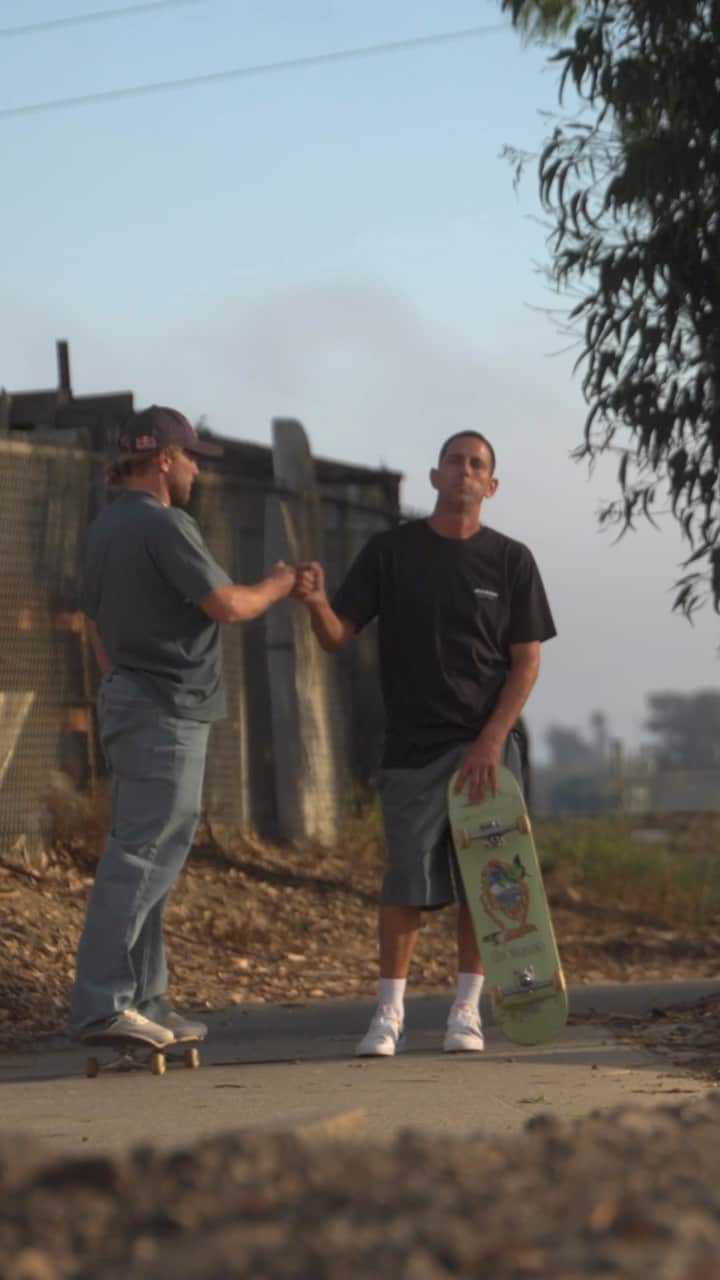 のインスタグラム：「Dickies Skateboarding Spring & Summer 2023 コレクションが5月3日（水）より下記のスケートディーラーにて販売スタート致します。  Instant 吉祥寺 (東京都) @instant__kichijoji  Instant お台場（東京都） @instant_odaiba  Instant 渋谷（東京都） @instant_shibuya  Instant 浦安（千葉県） @instant_skateboards  Instant 千葉（千葉県） @instant_chiba  Instant 静岡（静岡県） @instant_shizuoka  Instant 那覇（沖縄県） @instant_naha  HIGHSOX SKATEBOARDS（東京都） @highsoxskateboards  California Street（東京都) @california_street  alleyoop Skate Park Shop（宮城県） @alleyoop_1997  Canola Skateshop（長野県） @canolaskateshop  Action Blue Chip（愛知県) @action_bluechip  KON.SKATESTORE（福井県） @kon_official_info  B7 EAST SHOP（三重県） @b7eastshop  Spotaka Skateboard Shop（大阪府） @spotakaskateofficial  Riders（広島県） @riders_motomachi  GRAVITY（福岡県) @gravity_fukuoka  #Dickies #dickiesskate #ディッキーズ」