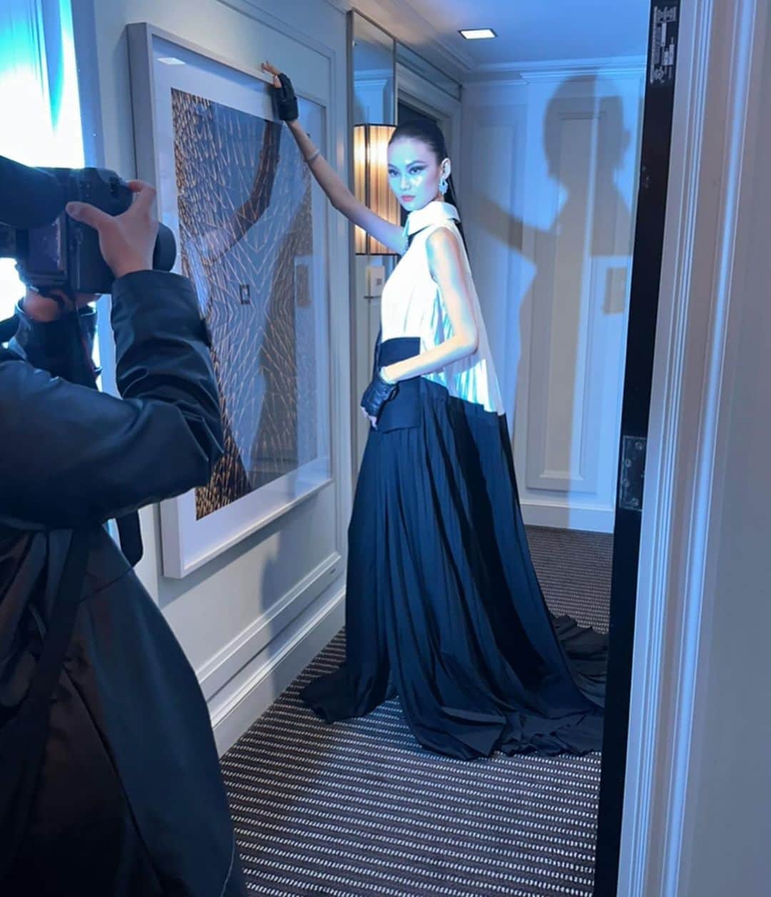 IMG Modelsさんのインスタグラム写真 - (IMG ModelsInstagram)「Gala, Incoming. ✨ Get ready w/ #HeCong (@heconghc) as she embarks on tonight’s #MetGala in #Sacai (@sacaiofficial). ✂️ @gonn24 x @thewallgroup #IMGmodels」5月2日 9時18分 - imgmodels