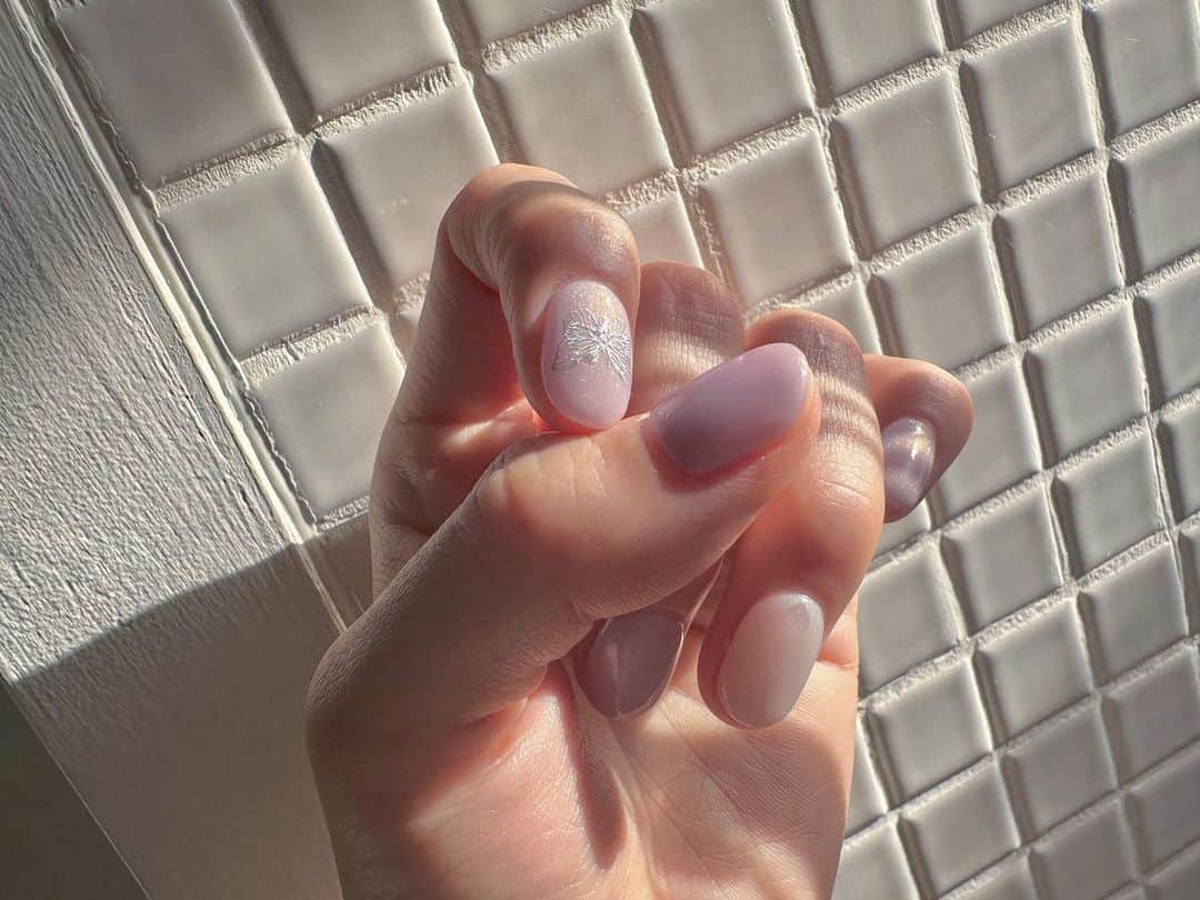 自見彩のインスタグラム：「나비~🦋🩶」