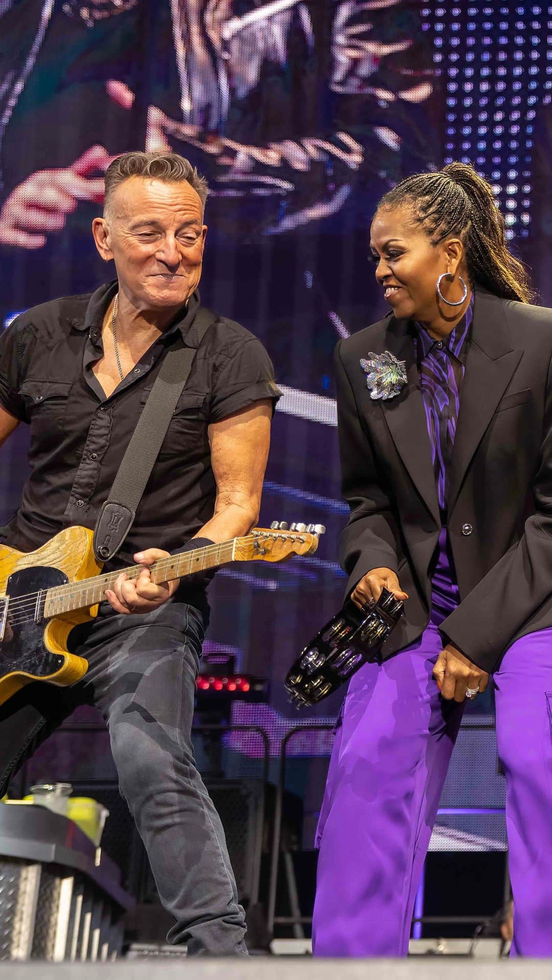 ミシェル・オバマのインスタグラム：「When in Barcelona…  Had so much fun on stage with @Springsteen, Patti, and Kate! 🎶」