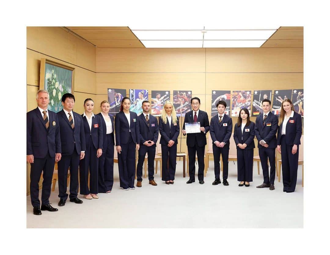 村上茉愛のインスタグラム：「.  G7gymnastics HIROSHIMA 先日、各国を代表する選手が広島を訪れ平和に対する想いを共有し合いました。  平和とは何か。 スポーツの意義はなにか。 私達には何ができるのか。 アスリートと様々な会話ができる機会を作ってくださった FIG渡辺会長には感謝申し上げます。  原爆ドーム、資料館等も訪問し 被爆の実態も学ばさせていただきました。初めて自分の目で見てどれだけ平和というものが大切かとても強く感じました。  最終日は広島市の子供達と体操、新体操に触れ合う機会があり身体を動かす楽しさなどを伝えられたかと思います！目の前で選手の演技をみて、実際に身体も動かして、たくさん笑い、たくさん汗をかき子供達みんな笑顔が見れて幸せな気持ちになりました🥰 会場が一体となり最高に盛り上がっていて、スポーツで人々を幸せにできる事はこんなにも最高なんだ！と感じさせてもらいました！  no more広島　no more長崎  言語の壁も声超えたくさんの言葉を交わし、言葉ではまとめきれないほどの素晴らしい経験をさせてもらいました。  ありがとうございました❣️  #🇯🇵🇫🇷🇬🇧🇺🇸🇨🇦🇩🇪🇮🇹 #g7gymnasticshiroshima」