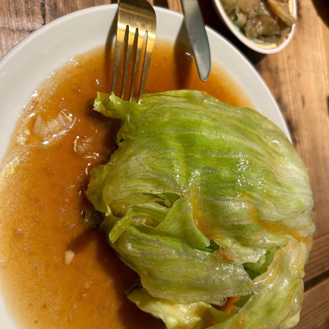 世手子さんのインスタグラム写真 - (世手子Instagram)「Xiaolongbao in Yokohama🥟🌊 Seafood xiao long bao recommended❤️‍🔥❤️‍🔥❤️‍🔥 My eldest son likes fried rice🦐🦐🦐 ひっさびさにまげしちゃんに会ったよ✨✨ 甥っ子ちゃんがいるので #子守 のプロだったw 一緒に @yokohamasyoronpomania  #横浜グルメ #横浜中華 #横浜レストラン #台湾グルメ #横濱小籠包マニア #横浜小籠包 にいってきたよ(*≧∀≦*) 駅近の可愛い店内で映え(*⁰▿⁰*) #海鮮小籠包 推しです(*ﾟ∀ﾟ*) ホタテ、カニ、プレーンを堪能(*´-`) #オイスターレタス #大根餅 本格的(*'▽'*) お子様は #エビチャーハン に夢中であったよ♪(´ε｀ ) #横浜市グルメ #ドタバタ育児  #二児のママ  #2児育児 #赤ちゃんのいる暮らし  #3歳男の子 #3歳差育児  #二児の母 #二児ママ  #ママシンガー  #二児育児 #2児ママ #2児のママ #赤ちゃんのいる生活 PR」5月2日 9時51分 - rojide