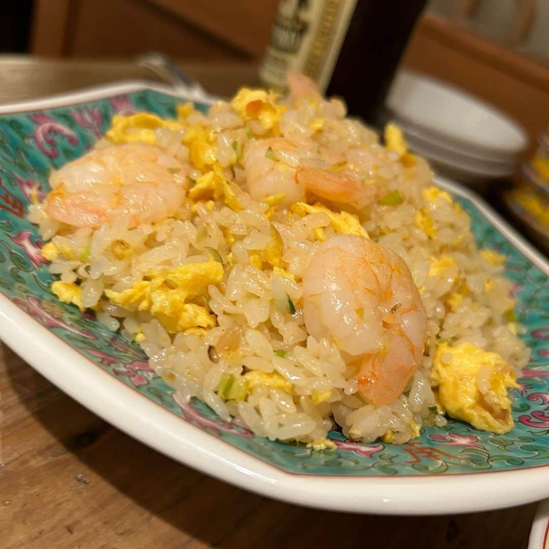 世手子さんのインスタグラム写真 - (世手子Instagram)「Xiaolongbao in Yokohama🥟🌊 Seafood xiao long bao recommended❤️‍🔥❤️‍🔥❤️‍🔥 My eldest son likes fried rice🦐🦐🦐 ひっさびさにまげしちゃんに会ったよ✨✨ 甥っ子ちゃんがいるので #子守 のプロだったw 一緒に @yokohamasyoronpomania  #横浜グルメ #横浜中華 #横浜レストラン #台湾グルメ #横濱小籠包マニア #横浜小籠包 にいってきたよ(*≧∀≦*) 駅近の可愛い店内で映え(*⁰▿⁰*) #海鮮小籠包 推しです(*ﾟ∀ﾟ*) ホタテ、カニ、プレーンを堪能(*´-`) #オイスターレタス #大根餅 本格的(*'▽'*) お子様は #エビチャーハン に夢中であったよ♪(´ε｀ ) #横浜市グルメ #ドタバタ育児  #二児のママ  #2児育児 #赤ちゃんのいる暮らし  #3歳男の子 #3歳差育児  #二児の母 #二児ママ  #ママシンガー  #二児育児 #2児ママ #2児のママ #赤ちゃんのいる生活 PR」5月2日 9時51分 - rojide