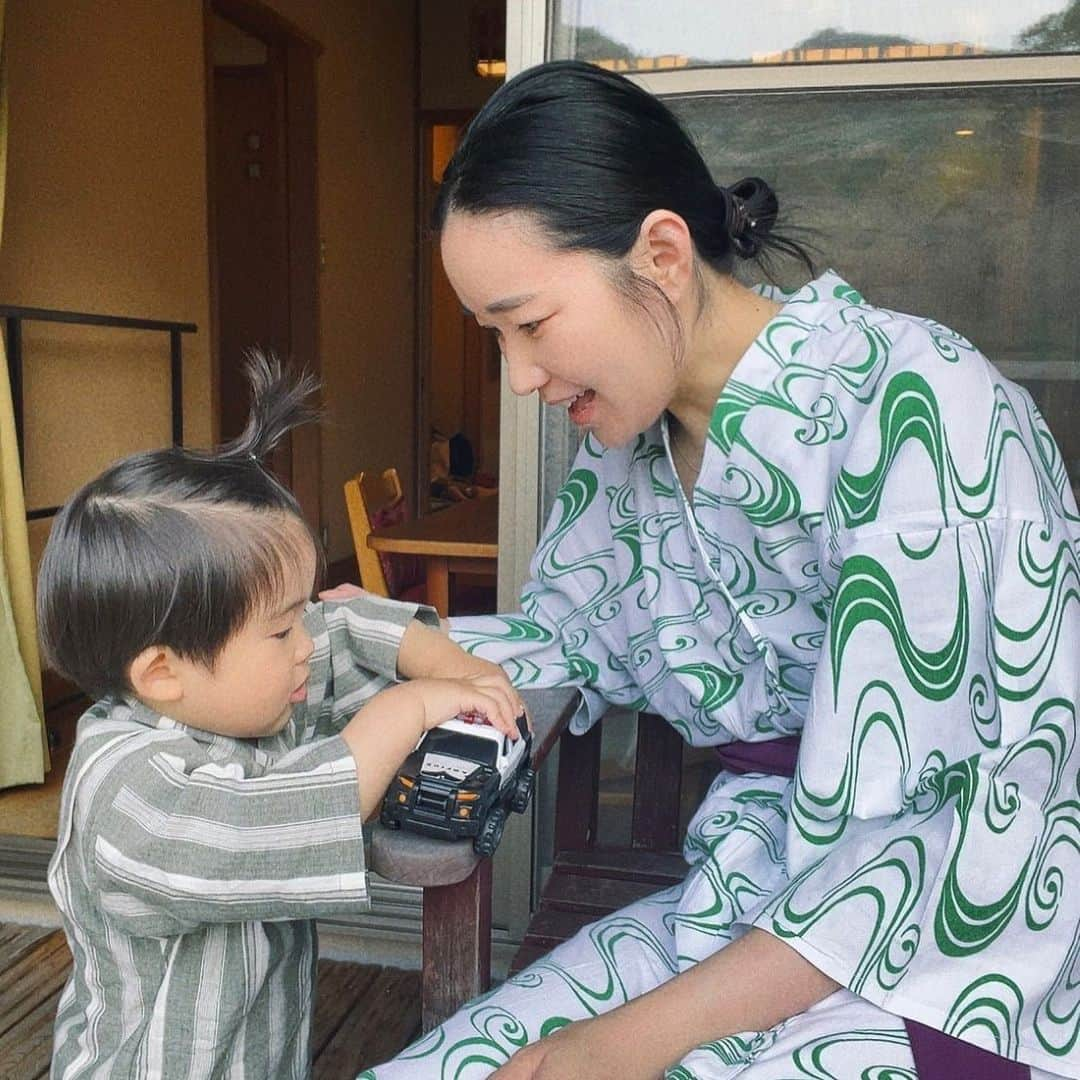 船曳ひろみさんのインスタグラム写真 - (船曳ひろみInstagram)「温泉旅行♨️ 今回は出産お疲れさまということで、とことんゆっくりする2泊3日。美味しいもの食べて、何回も温泉につかり、しっかり美味しいもの食べた😚 子供たちも楽しそうにしてたし😇　癒されたなぁ♨️ #湯河原」5月2日 10時57分 - hiromi_funabiki