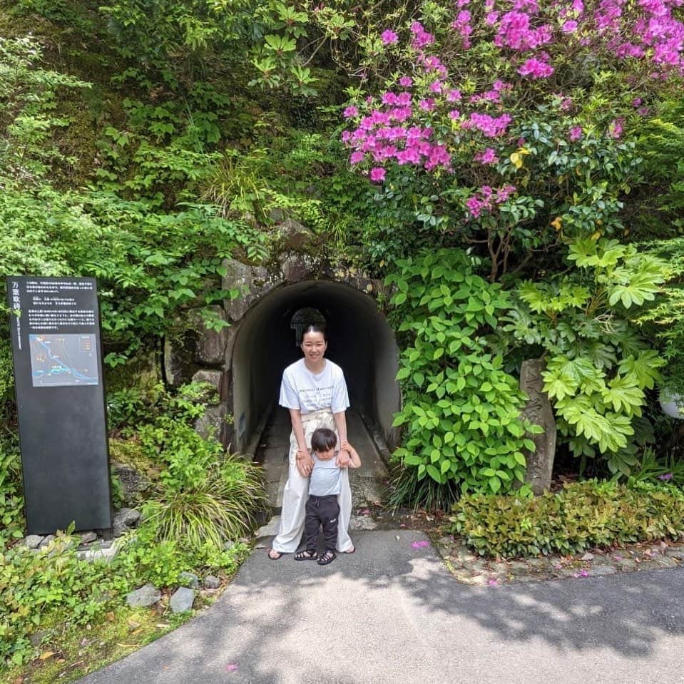 船曳ひろみさんのインスタグラム写真 - (船曳ひろみInstagram)「温泉旅行♨️ 今回は出産お疲れさまということで、とことんゆっくりする2泊3日。美味しいもの食べて、何回も温泉につかり、しっかり美味しいもの食べた😚 子供たちも楽しそうにしてたし😇　癒されたなぁ♨️ #湯河原」5月2日 10時57分 - hiromi_funabiki