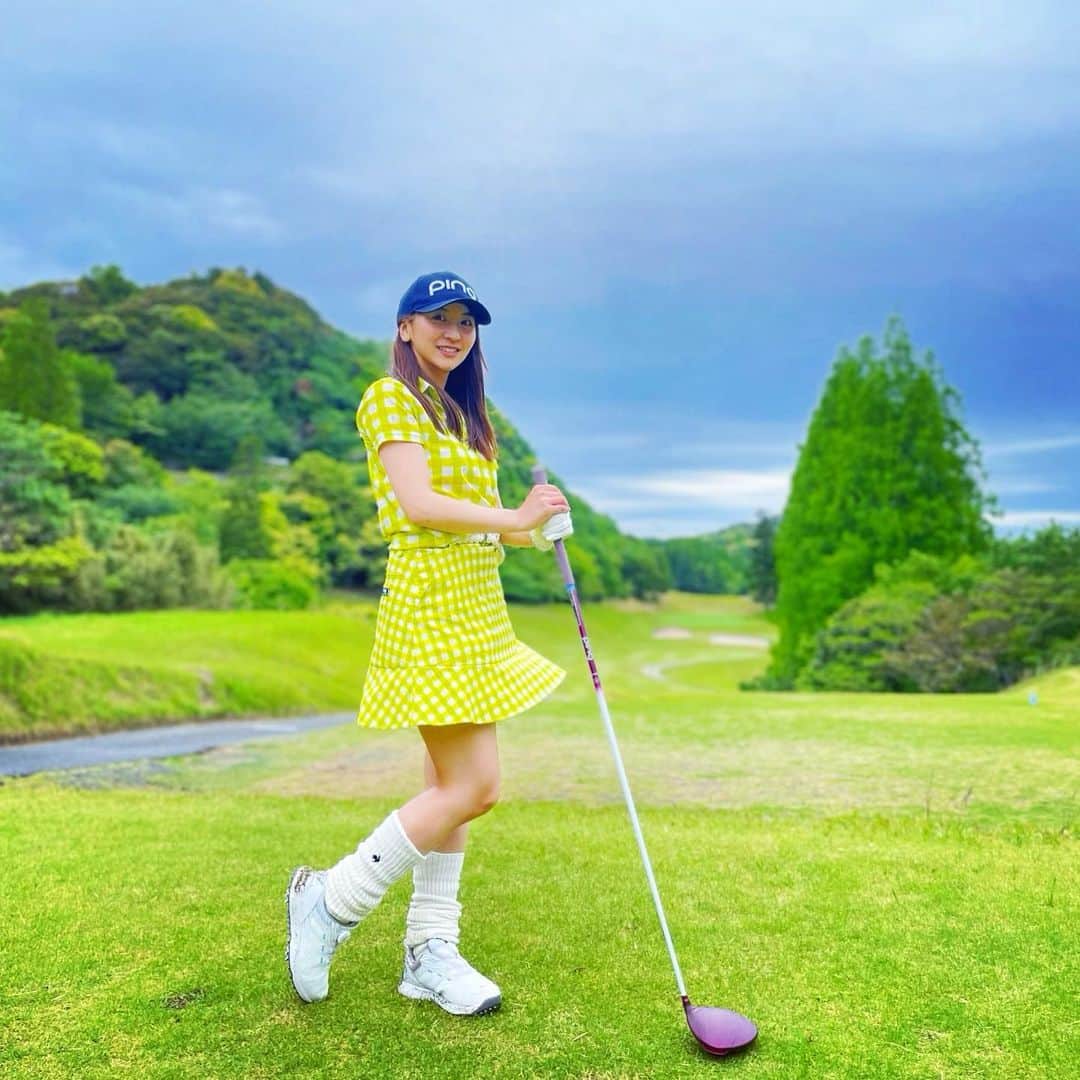 袴田彩会さんのインスタグラム写真 - (袴田彩会Instagram)「⛳️ 久々のラウンド楽しかったなぁ🥰 雨予報だったけど、なんとか曇りで乗り切れました✨ 皆様素敵なGWを🌻  #ゴルフ #ゴルフ女子  #ゴルフウェア  #ping」5月2日 11時11分 - ayae.ha