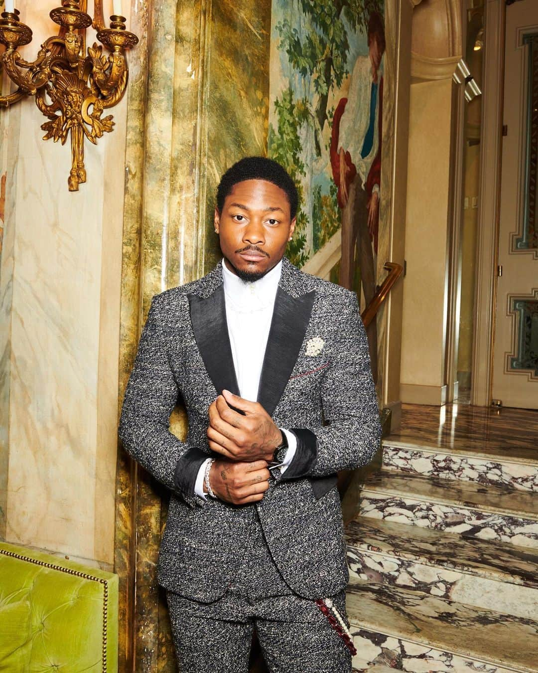 Tommy Hilfigerさんのインスタグラム写真 - (Tommy HilfigerInstagram)「Final moments before the Met Gala with #JackHarlow, #StefonDiggs, #TommyHilfiger and #DeeHilfiger dressed in line with this year’s theme - Karl Lagerfeld: A Line of Beauty. #MetGala  Photo production: @f2max  Creative director: @maximsap  Photos by @theromanvarlamov @stepanfilenko」5月2日 11時20分 - tommyhilfiger