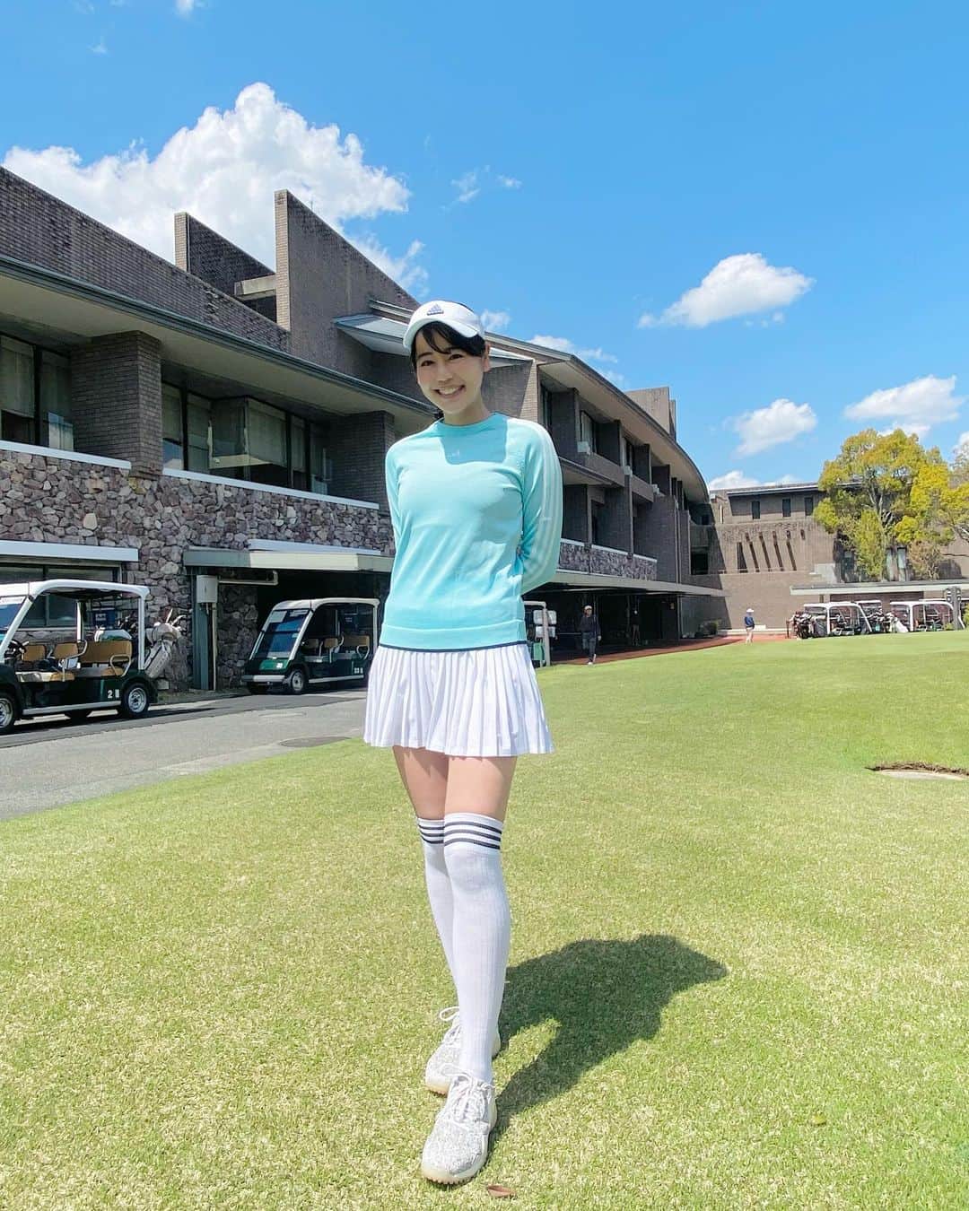 坂口佳穂のインスタグラム：「5月の衣装⛳️  春らしく水色を🩵  @adidasgolf  @adidastokyo   #広澤克実のゴルフに夢中 #ゴルフウェア#ゴルフ女子」