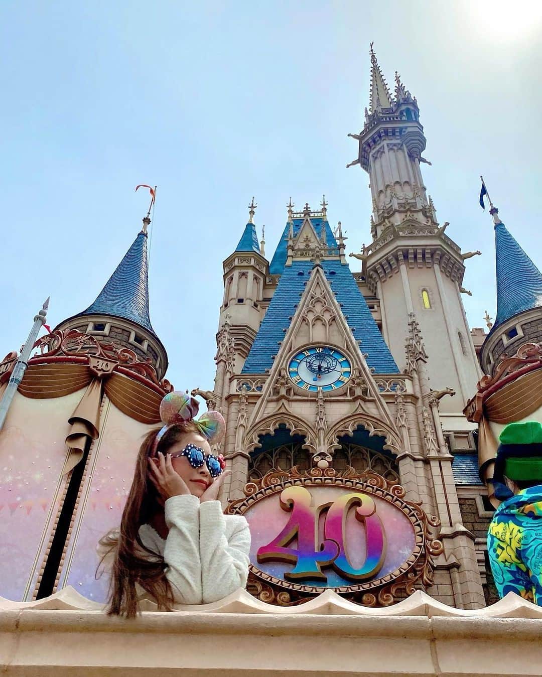 MARIKOのインスタグラム：「. . 40周年🐭💕💕 . . . . . . #ディズニーランド40周年 #tokyodisneyland」
