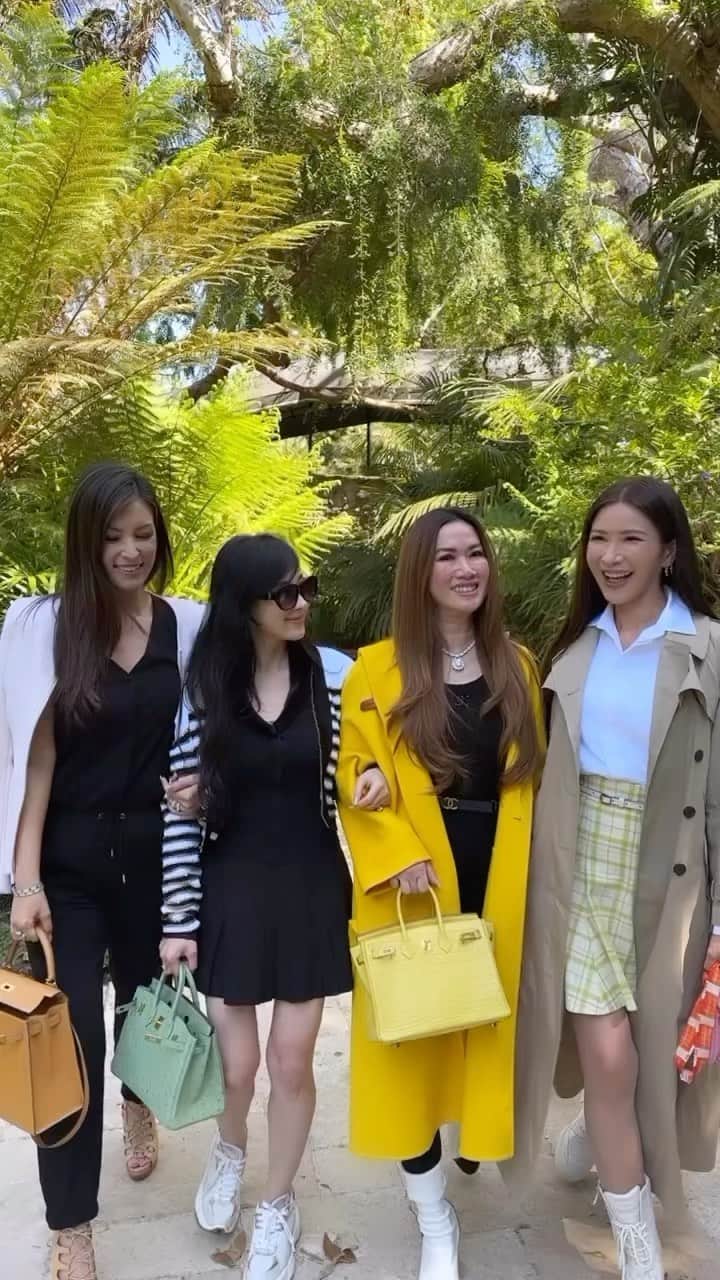 ジェイミー・チュアのインスタグラム：「Meeting new friends in LA. So much fun with @cherieofficial @mimi_morris_ @tiffdd524 Hermes purse gang gang.」
