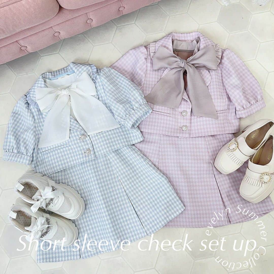 evelyn.coordinateのインスタグラム：「𝕊𝕙𝕠𝕣𝕥 𝕤𝕝𝕖𝕖𝕧𝕖 𝕔𝕙𝕖𝕔𝕜 𝕤𝕖𝕥 𝕦𝕡  #半袖チェックセットアップ  ¥15,800  大人気のチェックセットアップが 半袖になり夏仕様で入荷致しました🌻  ぜひチェックしてみてください♡  #evelyn #エブリン #ガーリーコーデ #甘めスタイル #甘めコーデ #清楚コーデ #可愛い  #girly #feminine #パステル #girl #evelynコーデ #フェミニンコーデ #ootd」
