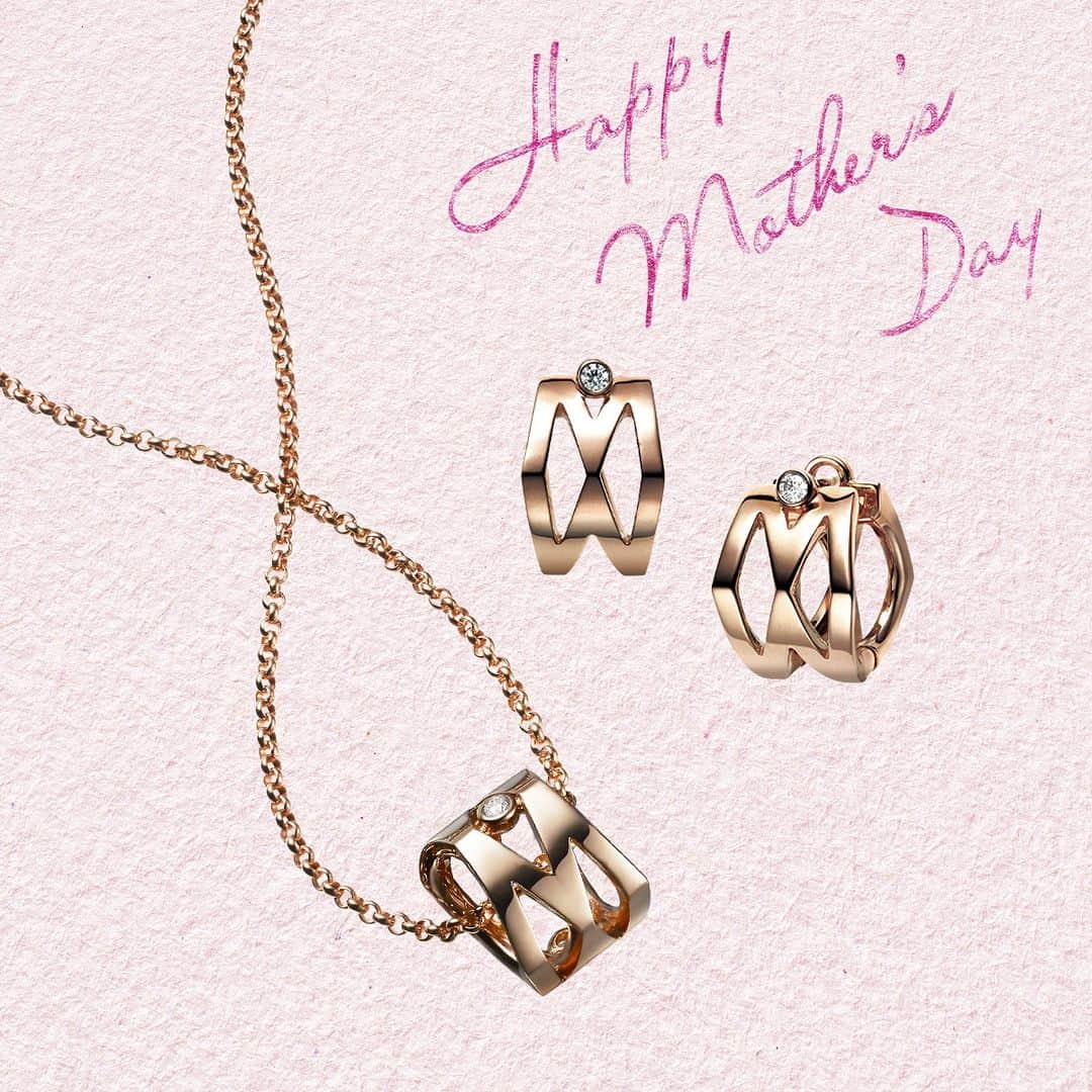 Mikimotoさんのインスタグラム写真 - (MikimotoInstagram)「Mother’s Day Gift Guide  Adorn her with MIKIMOTO’s latest “M Signature” collection.  グラフィカルな“M”をあしらったジュエリーを母の日のギフトに。  #MIKIMOTO #ミキモト #MikimotoHoliday #MikimotoMothersDay」5月2日 12時00分 - official_mikimoto