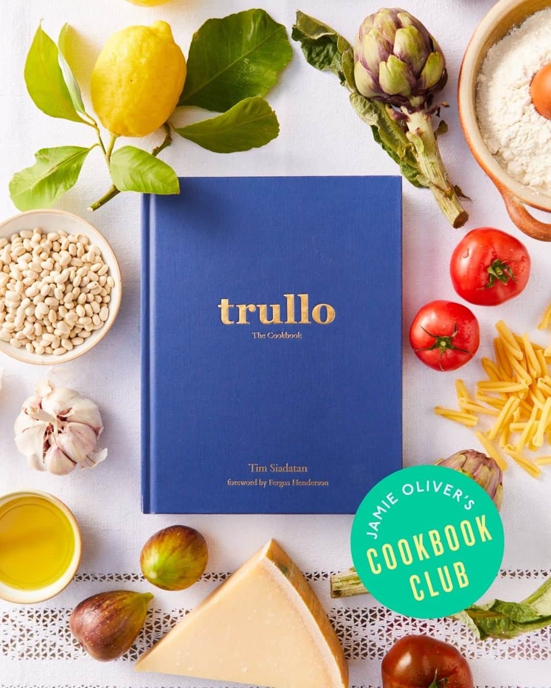 ジェイミー・オリヴァーのインスタグラム：「Here it is lovely people, my MAY Cookbook Club book of the month and feeling very proud of the man behind this one....it's Trullo by Tim Siadatan who as some of you might remember was one of my trainees in my first year of Jamie's Fifteen 21 years ago!! This cookbook is all about food that brings people together. Modern Italian cooking with a British twist...and if you live near London you can even try his food for yourselves at either of his restaurants @trullo_restaurant and @padella_pasta so so good!! Don't forget all my Cookbook Club members on Facebook get some exclusive recipes to try each month 👉👉👉 Tim has kindly shared his recipes for his Pici dough, his famous Pici cacio e pepe & Roast chicken thighs and nduja with rosemary potatoes and anchovy mayonnaise. How good do they look! Plus an exclusive 50% OFF discount code for the book so hit the link in my bio to join now if you haven't already! Over 60,000 of you now which is amazing!!!  #JamieOliversCookbookClub」