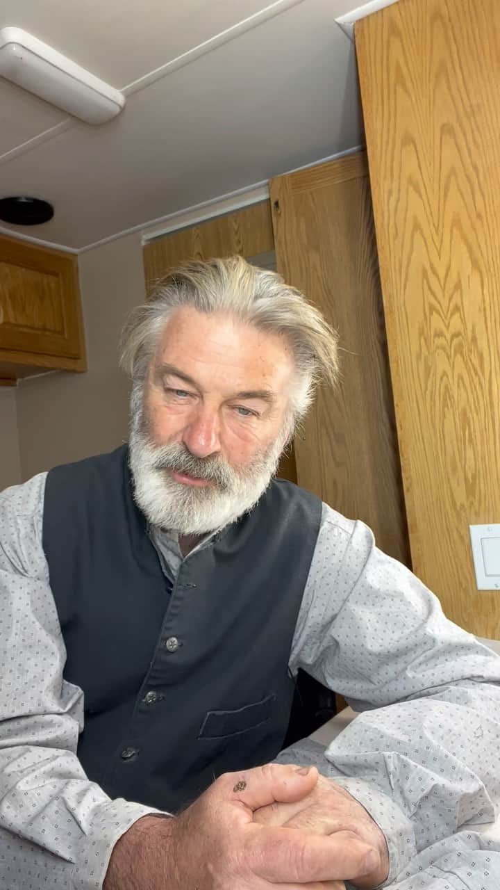 アレック・ボールドウィンのインスタグラム：「Rest in Peace Gordon Lightfoot.」