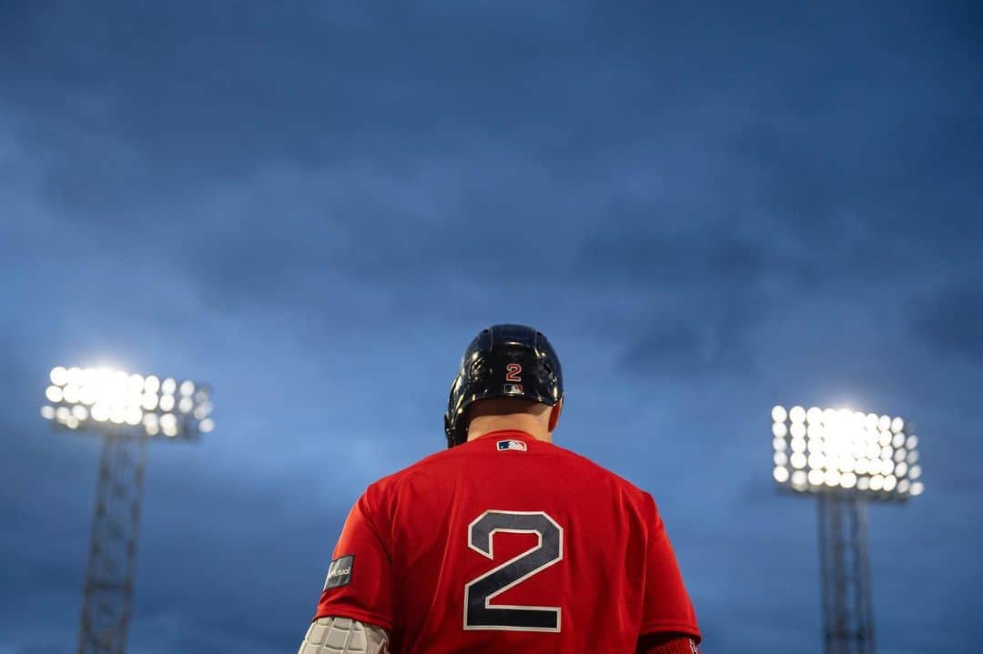 ジャスティン・ターナーのインスタグラム：「Fenway Nights!!!」