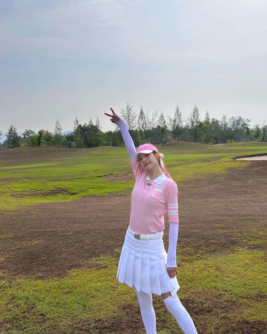 キム・ソウンのインスタグラム：「일인일케디 황제골프 좋구만👍 #골린이⛳️」