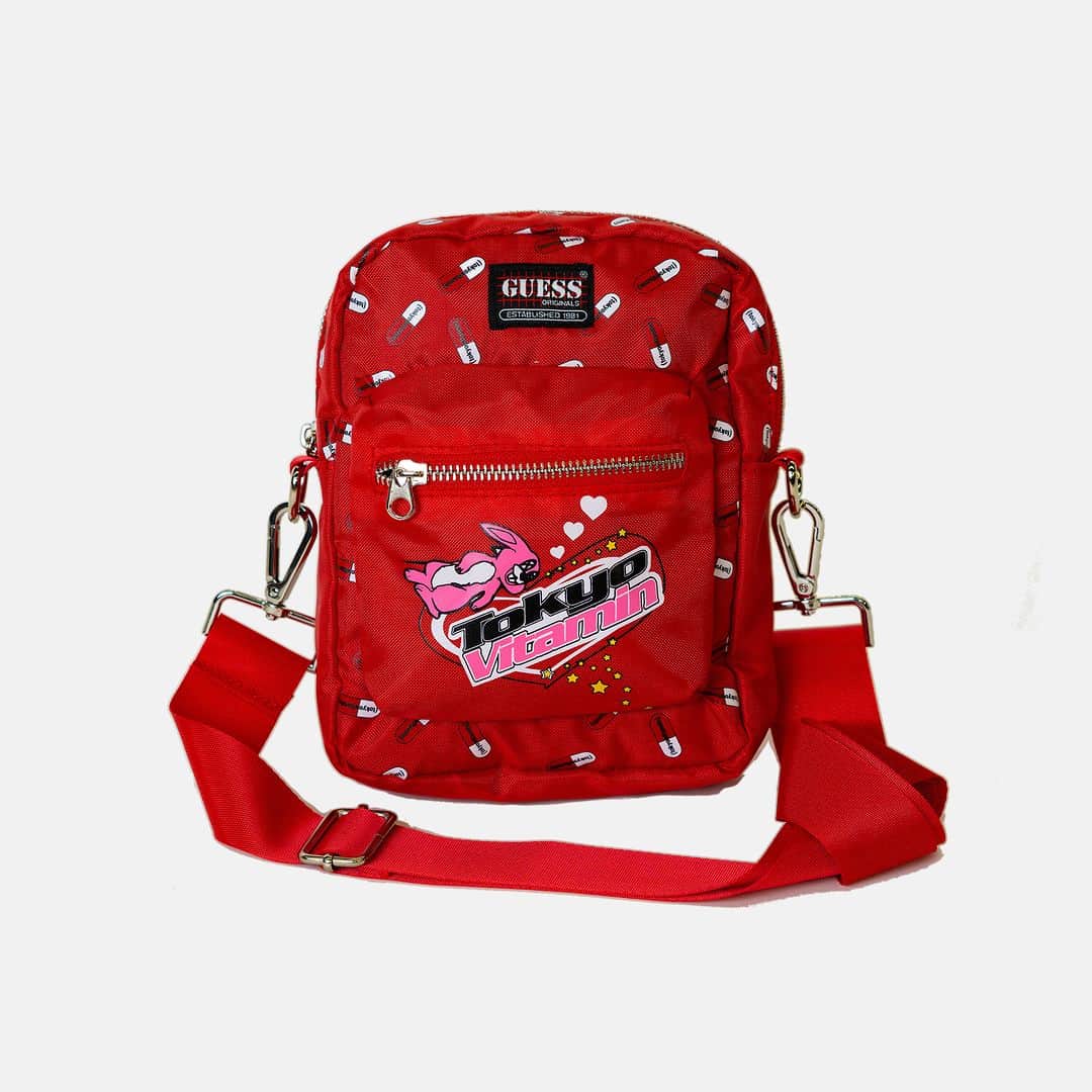 HYPEBEAST Japanさんのインスタグラム写真 - (HYPEBEAST JapanInstagram)「米ロサンゼルス発のグローバル・ライフスタイル・ブランド Guess の展開するヘリテージにインスパイアされたライン @guessoriginals は、東京を拠点とするミュージックレーベル @tokyovitamin とのパートナーシップを発表。両者によるスペシャルなポップアップが、5月3日（水）〜7日（日）の期間に ZeroBase 神宮前 @zerobase_jp_official で開催される。本ポップアップでは限定商品としてコラボロゴを施したアイテムの販売や @studio33tokyo によるデニムカスタマイズのサービスを実施。また、スペシャル・アフターパーティーも行われる。 続きは @hypebeastjp のプロフィール🔗から #guessoriginals #tokyovitamin #sponsored」5月2日 13時00分 - hypebeastjp