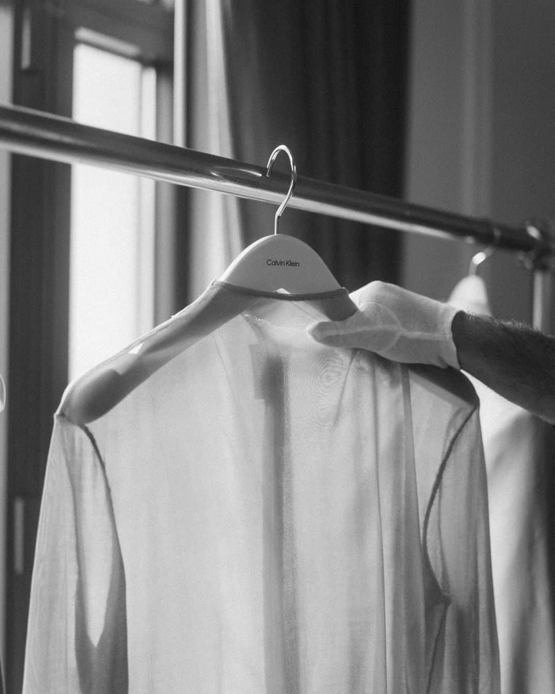 Calvin Kleinさんのインスタグラム写真 - (Calvin KleinInstagram)「A commitment to craft. @brittneyyevettegriner and @cherelletgriner getting ready for the #MetGala, wearing custom Calvin Klein. #ALineofBeauty」5月2日 13時21分 - calvinklein