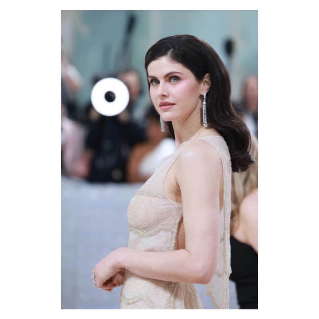 アレクサンドラ・ダダリオのインスタグラム：「Thank you #metgala for having me 💫  @dior」