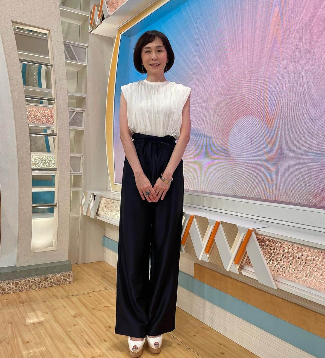 大下容子　衣装 テレビ朝日「大下容子ワイド！スクランブル」さんのインスタグラム写真 - (テレビ朝日「大下容子ワイド！スクランブル」Instagram)「本日も番組をご覧いただきありがとうございました。  👗大下さんの衣装💍 衣装☞ LANVINcollection @lanvincollection アクセサリー ...