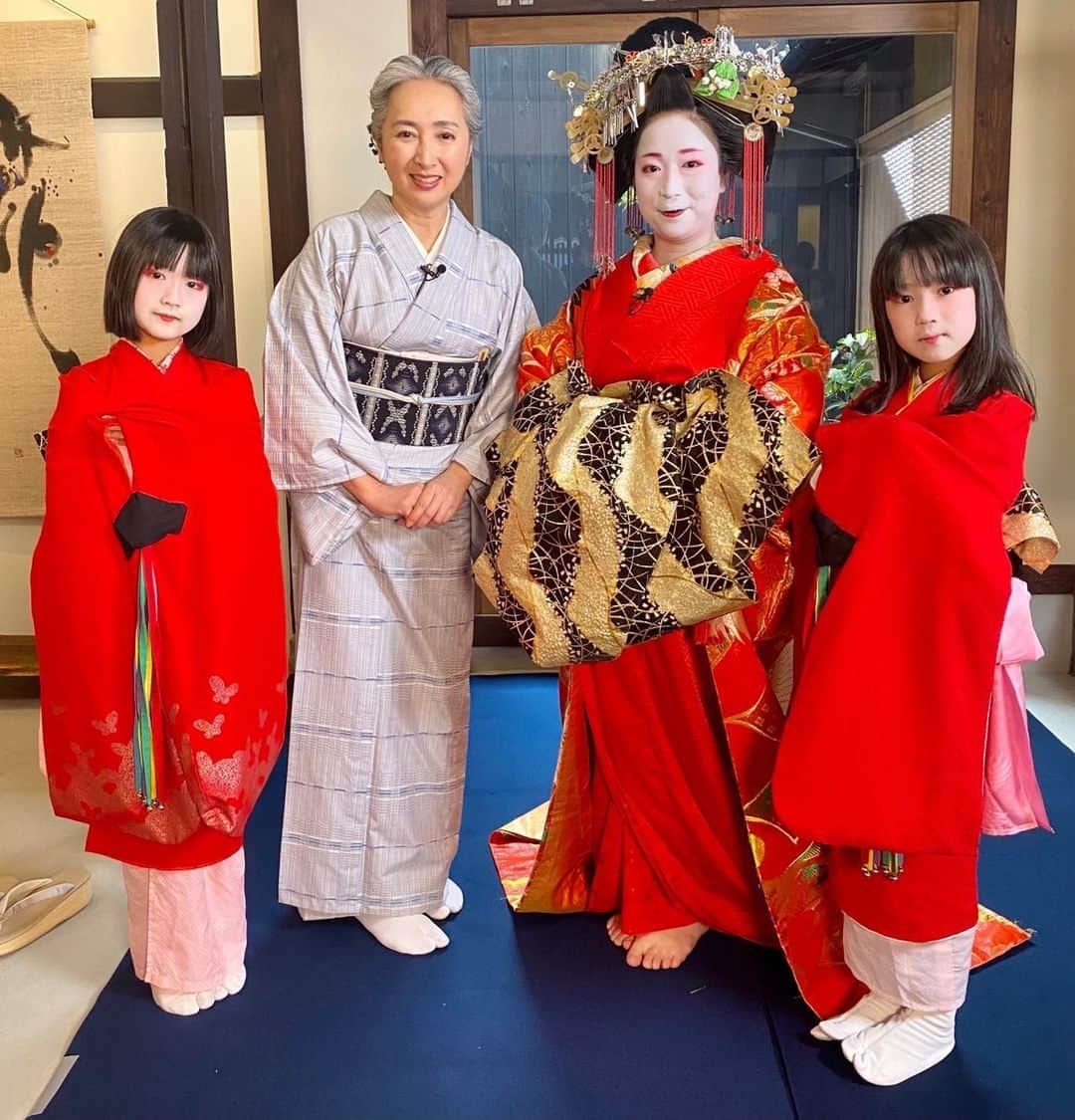 近藤サトのインスタグラム：「葵太夫さん、禿ちゃんたち。 #太夫#着物#kyoto#kimono」