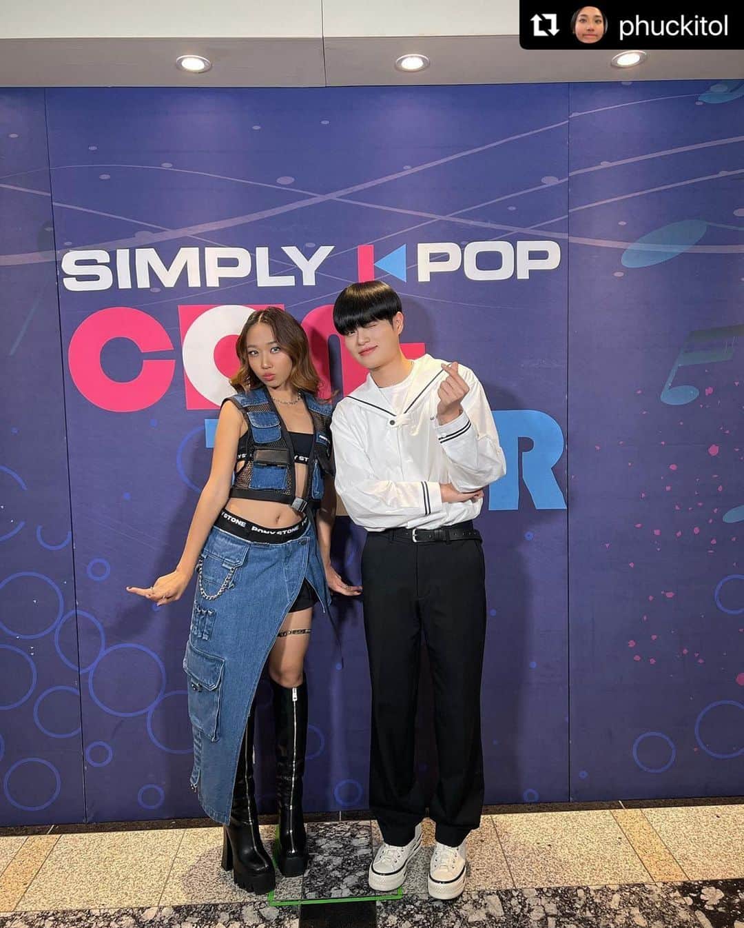 PONY STONEさんのインスタグラム写真 - (PONY STONEInstagram)「#Repost WE ❤️‍🔥 @phuckitol  ・・・ 수고하셨어요,수고하셨습니다  Thank you for having me in Simply K-pop Con-tour 💓✨🫶🏽🦾」5月2日 14時24分 - ponystone_official