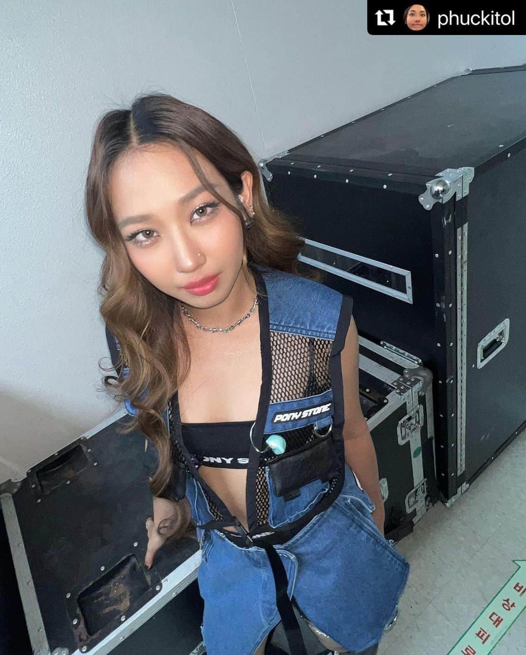 PONY STONEのインスタグラム：「#Repost WE ❤️‍🔥 @phuckitol  ・・・ 수고하셨어요,수고하셨습니다  Thank you for having me in Simply K-pop Con-tour 💓✨🫶🏽🦾」