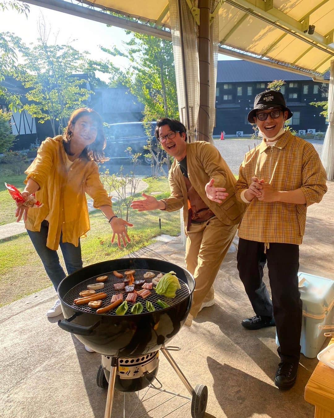 藤村晃輝さんのインスタグラム写真 - (藤村晃輝Instagram)「煙という煙を 吸収してくれる財前さん🥹  レゾナックドーム大分の近くにある 【希感舎】に行ってきました。  「食材持込プラン」と 「手ぶらプラン」があって、 今回は持込でバーベキューしました。  焼台やトング、お皿などは 施設が準備してくれていて、 我々は食材や飲み物を持って行く“だけ”。  ゴミ箱、ゴミ袋もあったので、 片付けもあっという間でした◎  屋外ならではの開放感があり、 良い時間を過ごすことができました😊  施設内の天然温泉は、 立ち寄り入浴もできるみたいで、  今度はバーベキューからの 入湯もいいなあと…。  #大分市 #バーベキュー #希感舎  #大分グルメ #大分ランチ  #大分 #oita #藤村晃輝」5月2日 14時55分 - fujimura_koki_tos