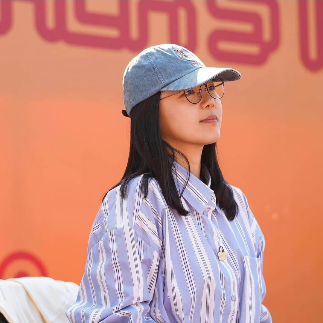 イ・サンヒのインスタグラム：「24살 싱그러운🌿 전주국제영화제,  눈컴퍼니 식구들과 함께.  :)」