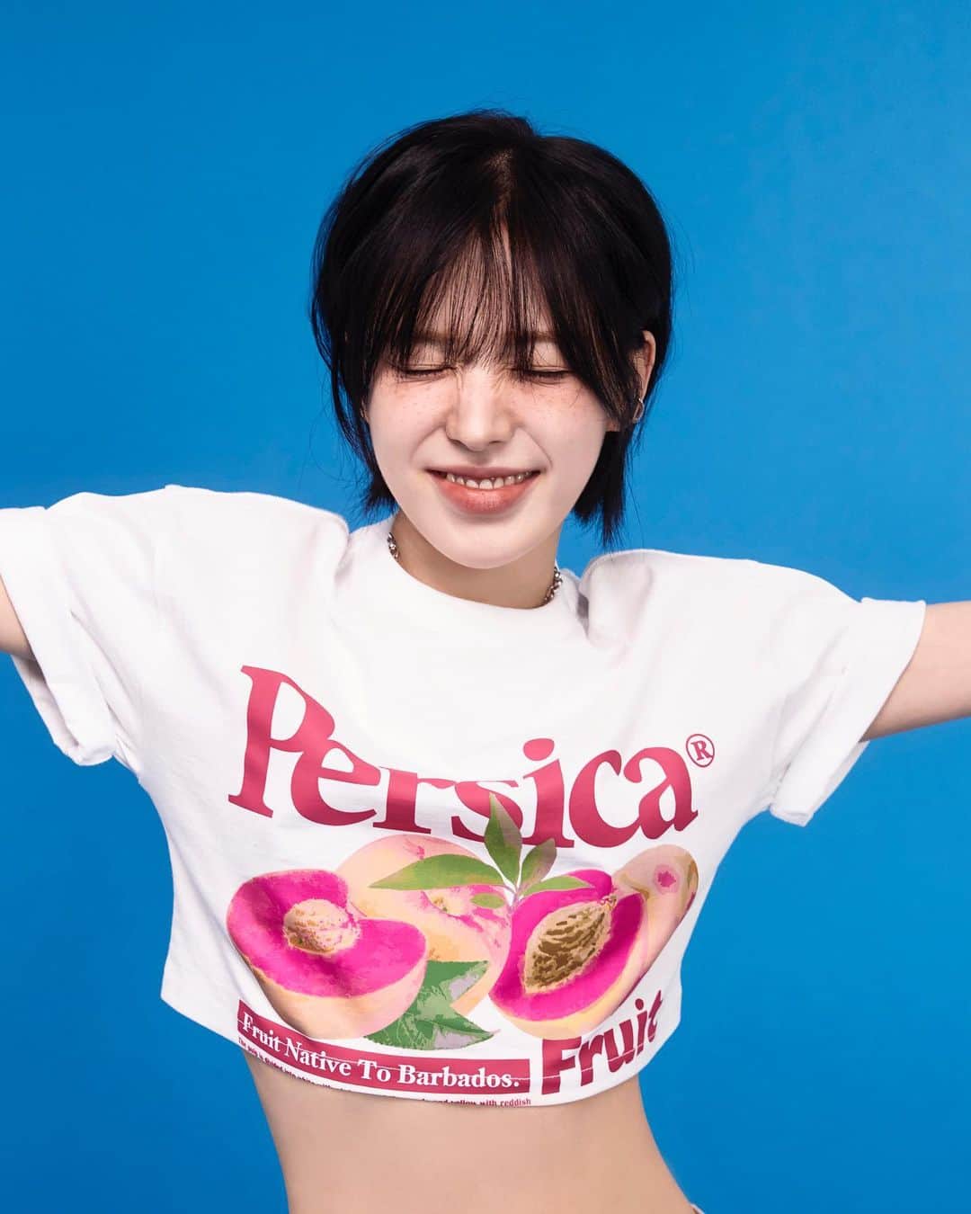 ウェンディのインスタグラム：「Grooverhyme X Wendy 🏝️23Summer🏝️」