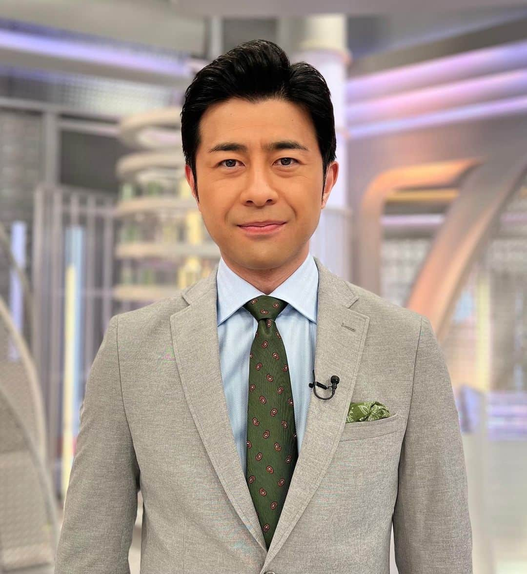 フジテレビ「プライムニュース イブニング」さんのインスタグラム写真 - (フジテレビ「プライムニュース イブニング」Instagram)「#イット ！放送中です   ●#高橋大輔 さんスタジオ生出演！ ●なぜ？立て続けに女性に「 #ひじ鉄 」 ●なぜ？「 #組長 」がラーメン店主 ●マスク緩和後初の #GW ！人気の #観光地 を緊急調査 絶景の滝＆人気の食べ歩き＆海の穴場スポット！   #榎並大二郎 @enami_daijiro #宮司愛海 @manami_miyaji   #木村拓也 @takuya.kimura0801 #立石修 #梅津弥英子 @yaeko.umezu   #宮家邦彦   #ガチャピン @gachapin_official #竹俣紅 @benitakemata_official   #山本賢太 @yamamoto_kenta.yamaken #フジテレビ #アナウンサー 公式HP：https://www.fujitv.co.jp/livenews_it/ FNNプライムオンライン：https://www.fnn.jp/」5月2日 15時54分 - livenews_it