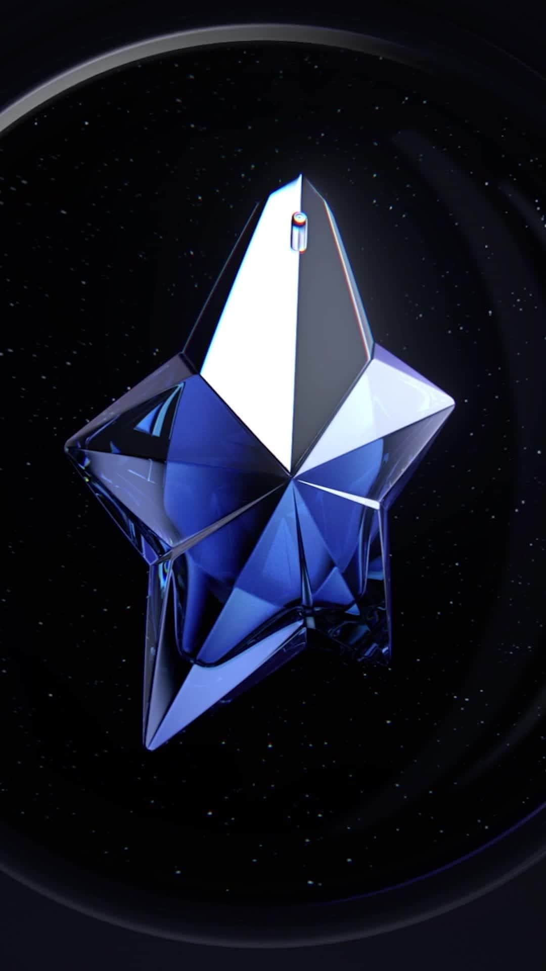 ミュグレーのインスタグラム：「Angel Elixir is the newest star to hit the Mugler universe.  Its long-lasting formula blends altogether pink pepper, white flowers, sandalwood, amber, and vanilla infusion.  #mugler #MuglerAngel #fragrance」