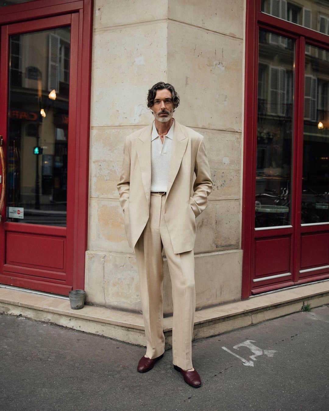 コスさんのインスタグラム写真 - (コスInstagram)「Friends dressed in the COS ATELIER collection, Paris.​  ​Photography @moeez」5月3日 1時45分 - cosstores