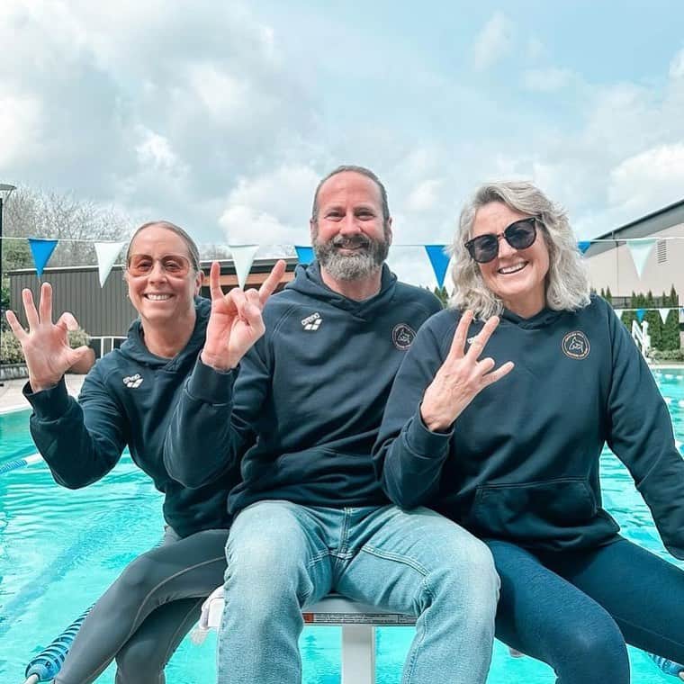 arenausaのインスタグラム：「Happy #ArenaTeamTuesday with the Masters Team Coaches from @staffordhillsoregon representing their alma maters!   #planetwater #arenawaterinstinct #arenausa #arena #swim #mastersswimming」