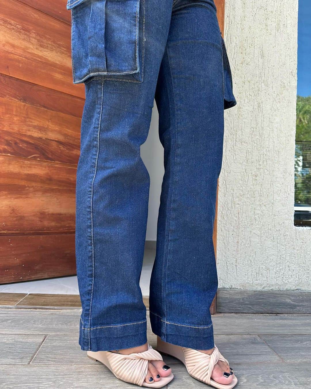 ラリッサ・リケルメさんのインスタグラム写真 - (ラリッサ・リケルメInstagram)「✨ El estilo más cómodo y elegante para todo tipo de ocasiones. ✨🦋🖤 Este jeans es perfecto 👌 con detalles únicos. Es cómodo y versátil, por lo que lo puedes utilizar con cualquier tipo de outfit.✨  #valentinjeans #look  @valentinjeansoficial ✨🖤 Este jeans lo pueden encontrar en @giulyjeanspy 🖤」5月3日 1時50分 - larissariquelme