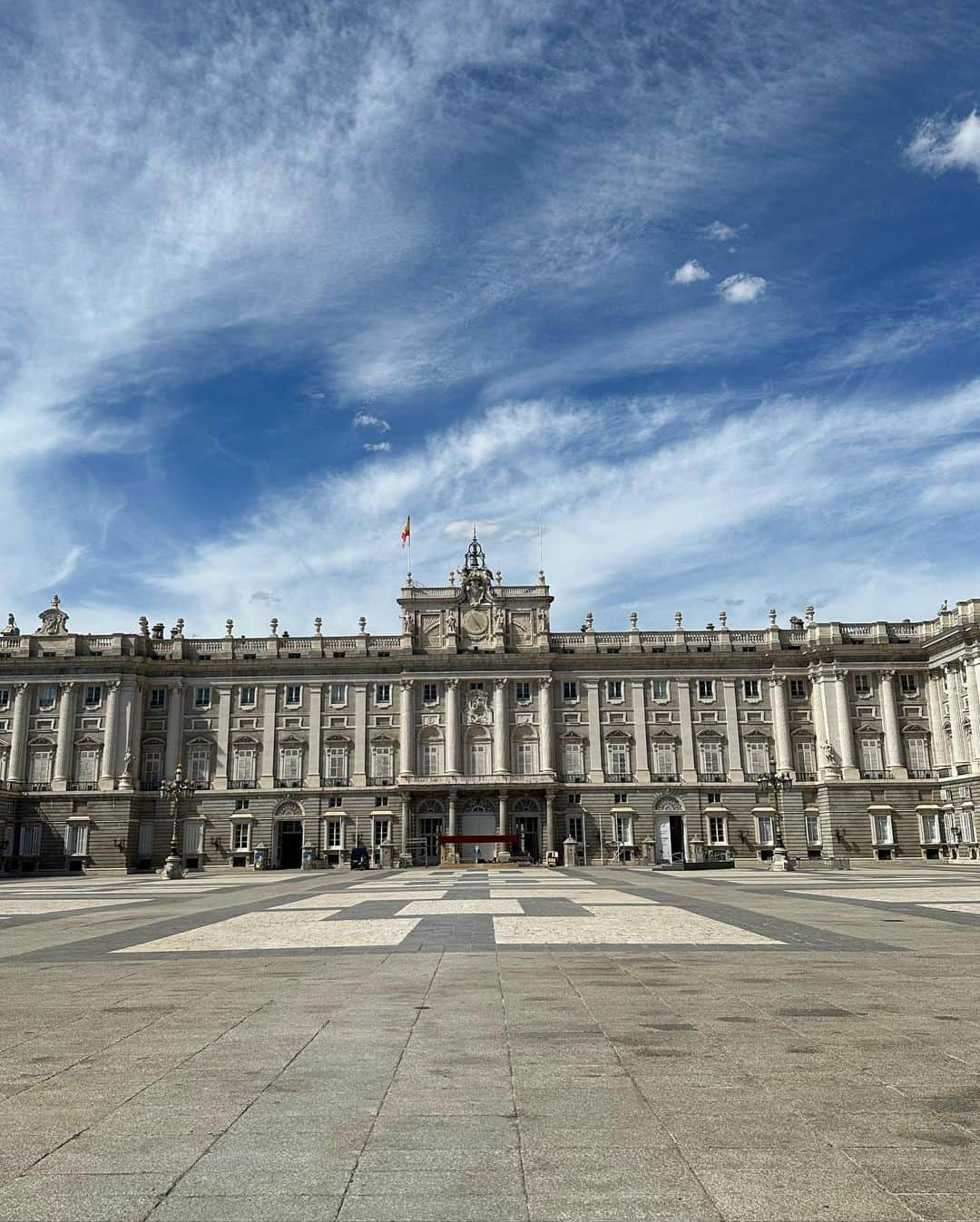 ウージニー・ブシャールさんのインスタグラム写真 - (ウージニー・ブシャールInstagram)「Oh, Madrid 🥰」5月3日 2時13分 - geniebouchard